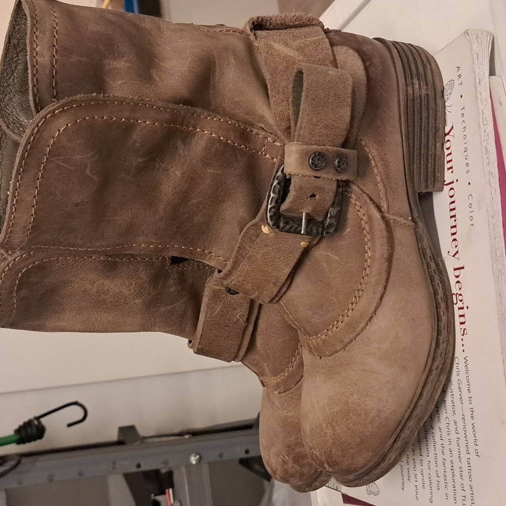 Moto boots